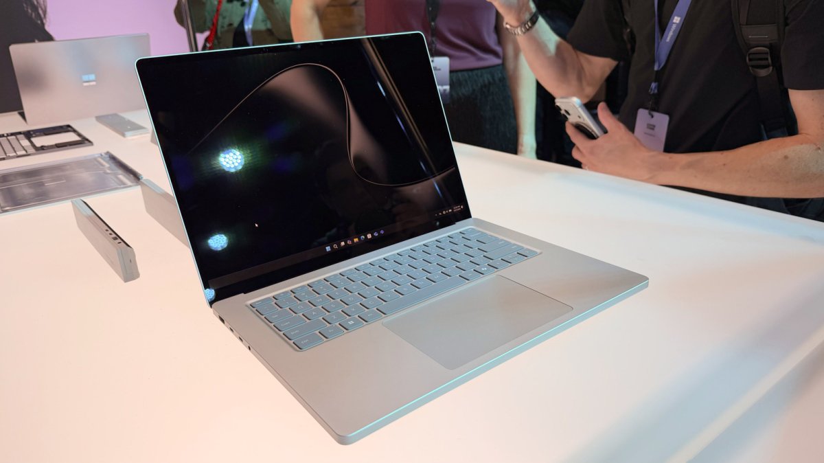 مايكروسوفت تكشف عن Surface Laptop Ultra بمعالجات Arm وسعر 2599 دولاراً