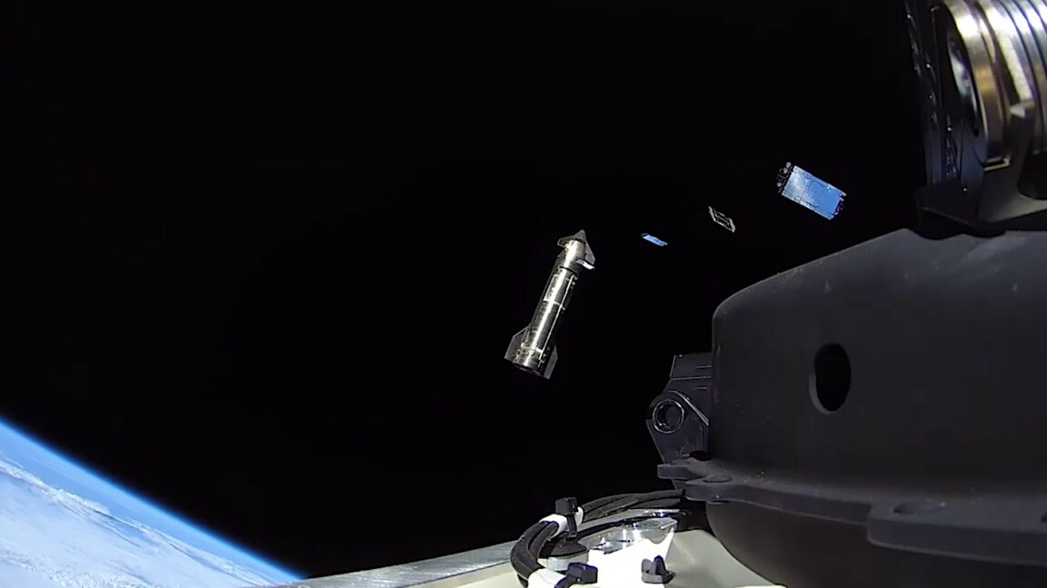 أمازون» تدعو لتبادل بيانات المدارات الفضائية لضمان سلامة العمليات