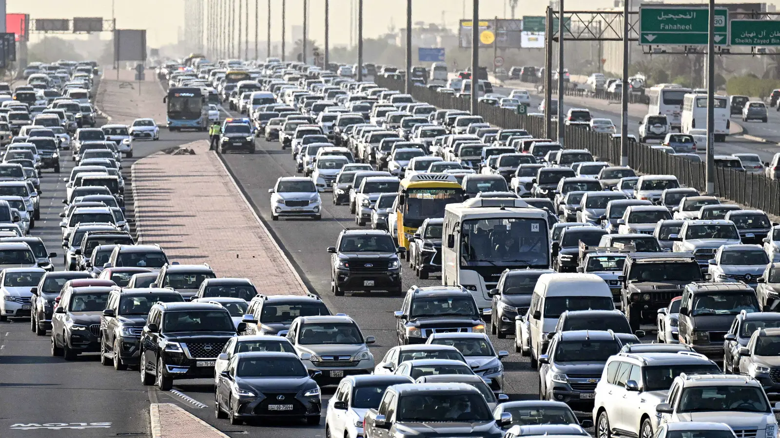حكومة الكويت تُعلن.. تعديل قانون المرور الجديد وغرامة 5000 دينار على السيارات
