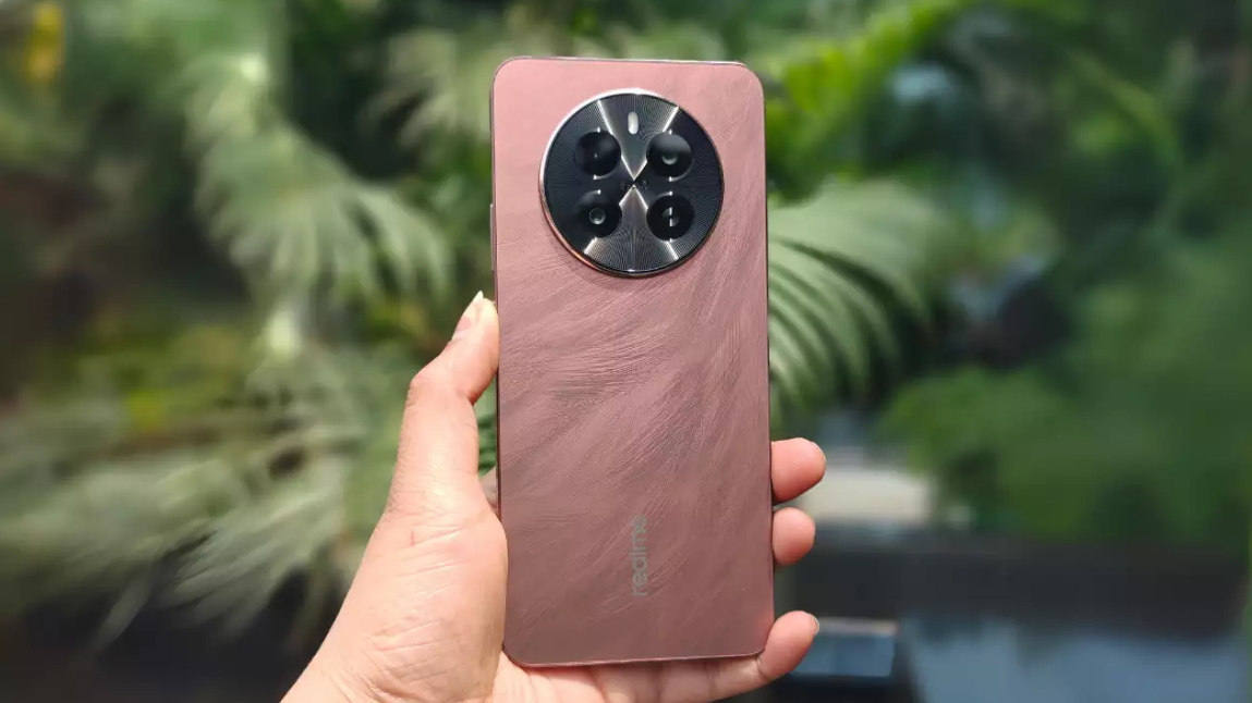 فخامة وآداء عالي🔥.. اعرف مواصفات هاتف Realme P1 Pro العملاق مزود بتصميم شيك وإمكانيات جبارة
