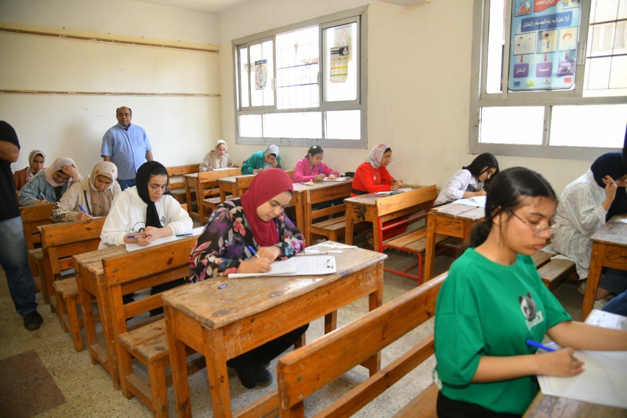 جدول امتحانات الصف الثالث الإعدادي الشهادة الاعدادية الترم الأول محافظة الشرقية 2025