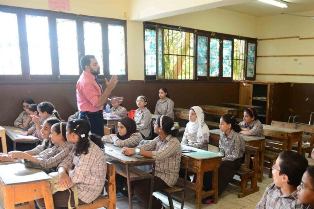 وظيفة مساعد معلم لغة عربية 2025