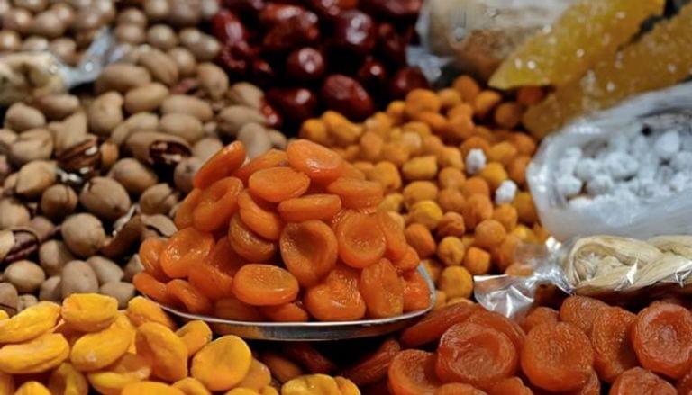 الحقي خزني ياست الكل.. أسعار ياميش رمضان 2025 بخصومات كبيرة في جميع الأسواق والمحلات