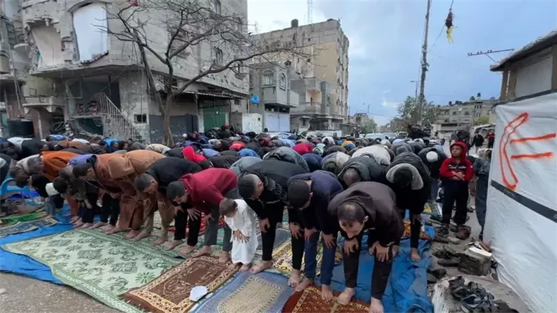 الان.. تكبيرات عيد الفطر أجواء الفرحة والسرور.. تردد قنوات شعائر العيد