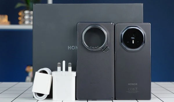 هاتف HONOR Magic V3 أنحف موبايل فولد في العالم بشاشة جبارة وأداء خارق ووزن خفيف جدًا
