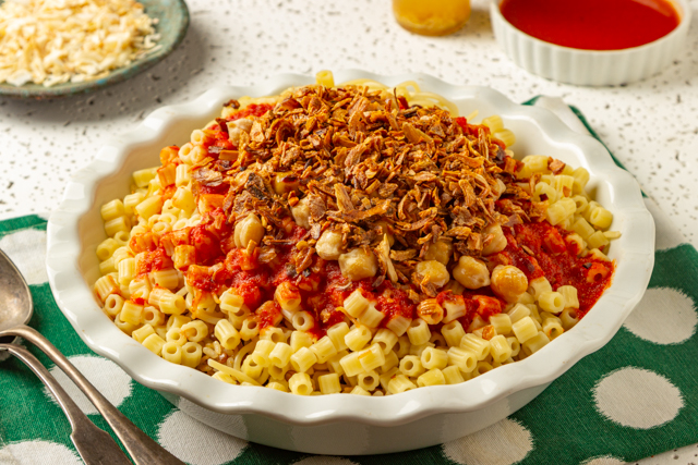 أسهل طريقة لعمل الكشري المصري في البيت بخطوات بسيطة ومذاق لا يقاوم زي المحلات بالضبط