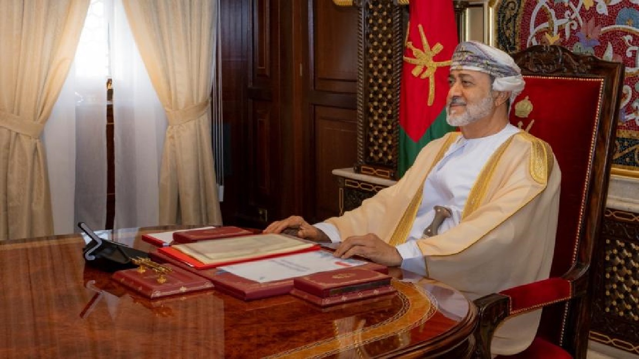 مرسوم سلطاني بصرف 30% زيادة للمتقاعدين العسكريين بعد الإنجاز العالمي للجيش العُماني لفريق الإعاشة في بريطانيا.. اعرف الحقيقة