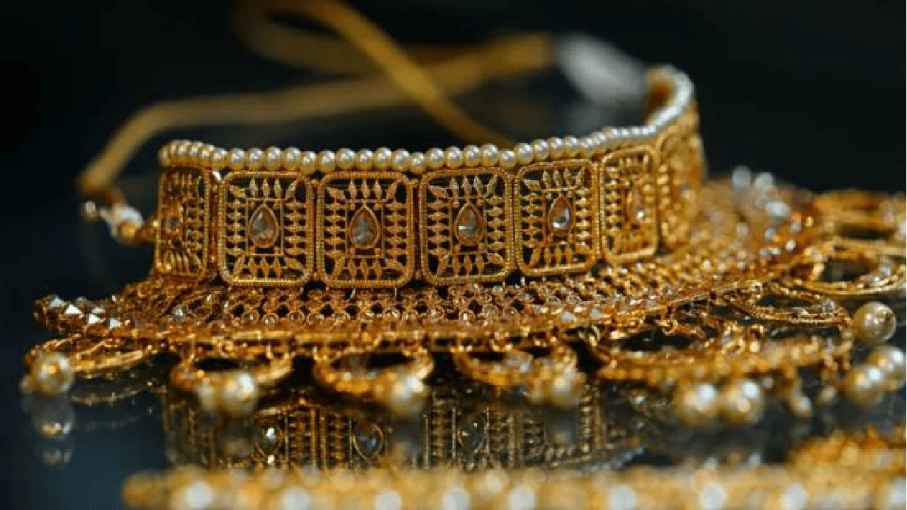 استقرار خادع؟.. سعر الذهب اليوم في الإمارات في منتصف تعاملات الخميس