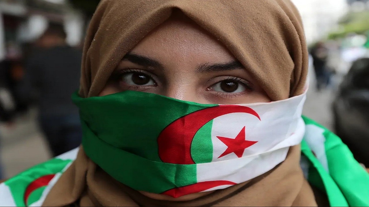 شروط التسجيل في منحة المرأة الماكثة بالبيت بالجزائر وكيفية الاستفادة منها لدعم الاستقلال المالي للنساء