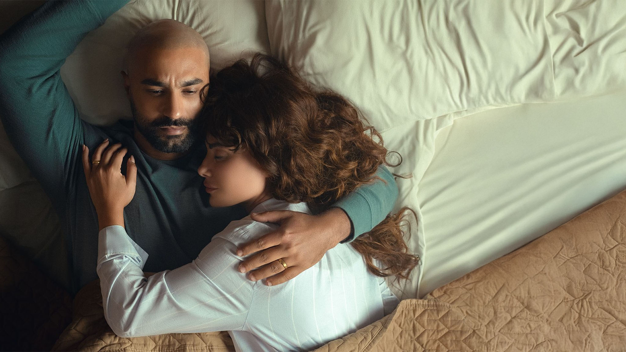 حكايات بنات رجع من تاني “مسلسل 220 يوم”.. عبر القنوات الناقلة بالتفصيل