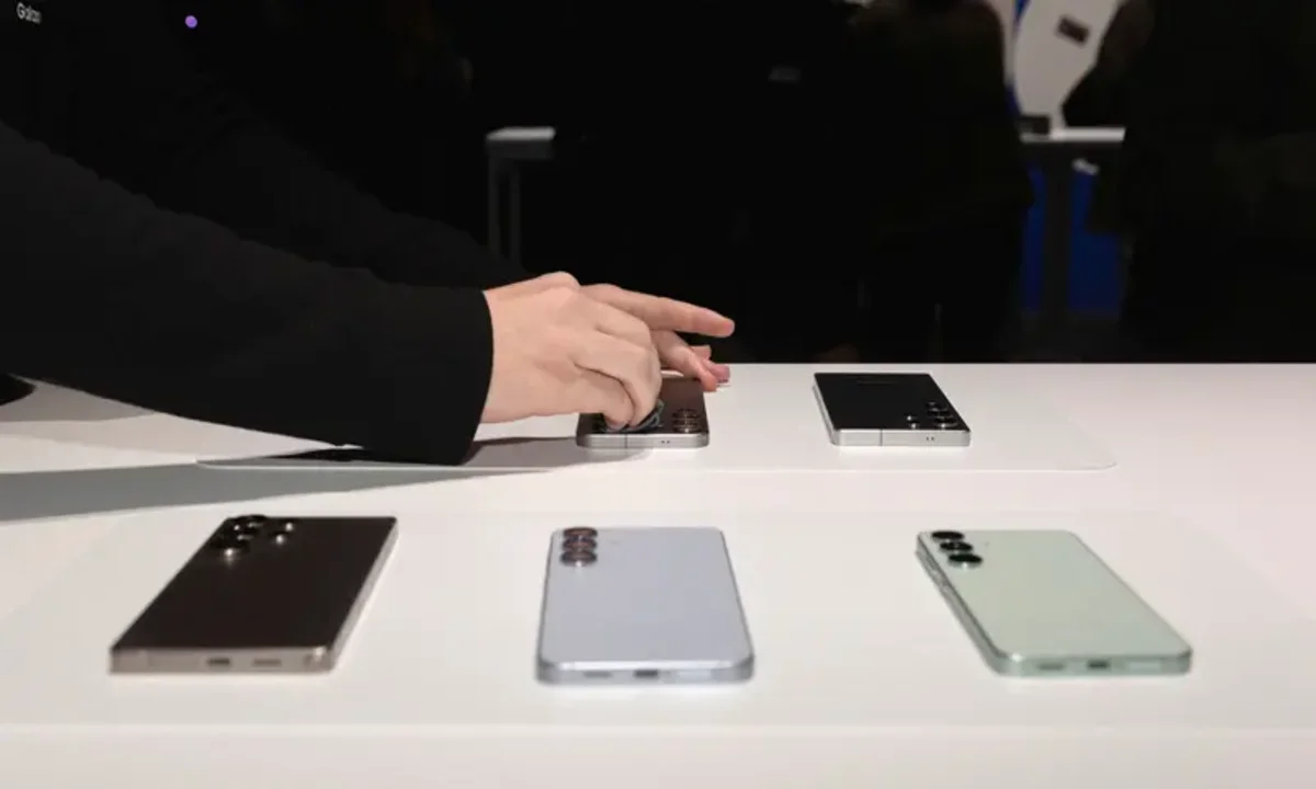 Samsung Galaxy S25 Ultra 2025: هل يستحق الشراء الآن؟ مقارنة كاملة