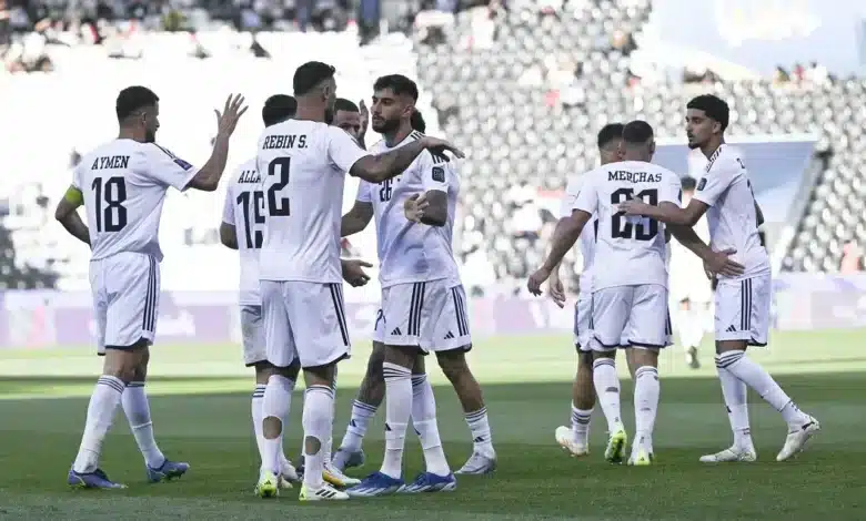 “أتفرج مجانًا” مباراة العراق وإندونيسيا على القناة الناقلة الأن.. صافرة البداية بتشويق مثير