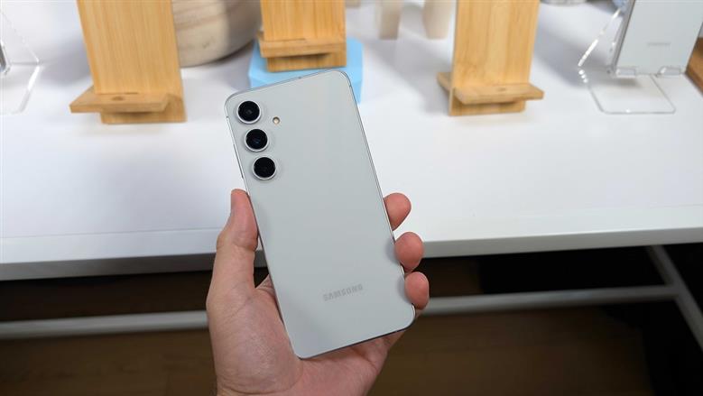 سعر وموصفات هاتفSamsung Galaxy S25 FE الجديد.. إمكانيات هتخطفك من أول مرة